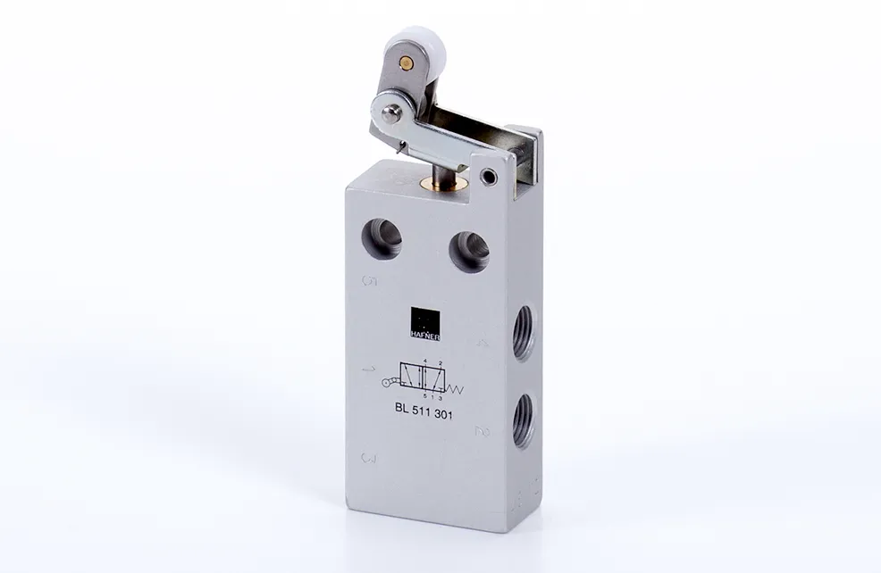 Roller lever valves with idle return BL 511 301