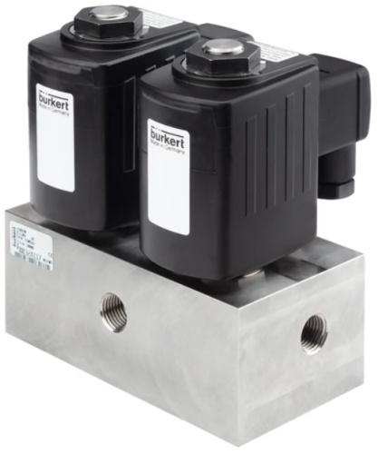 Steam solenoid valve Burkert type 6240 - Servo-assisted 2/2-way piston valve